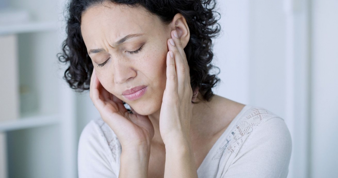 Alguns erros que não deve cometer ao cuidar dos seus ouvidos